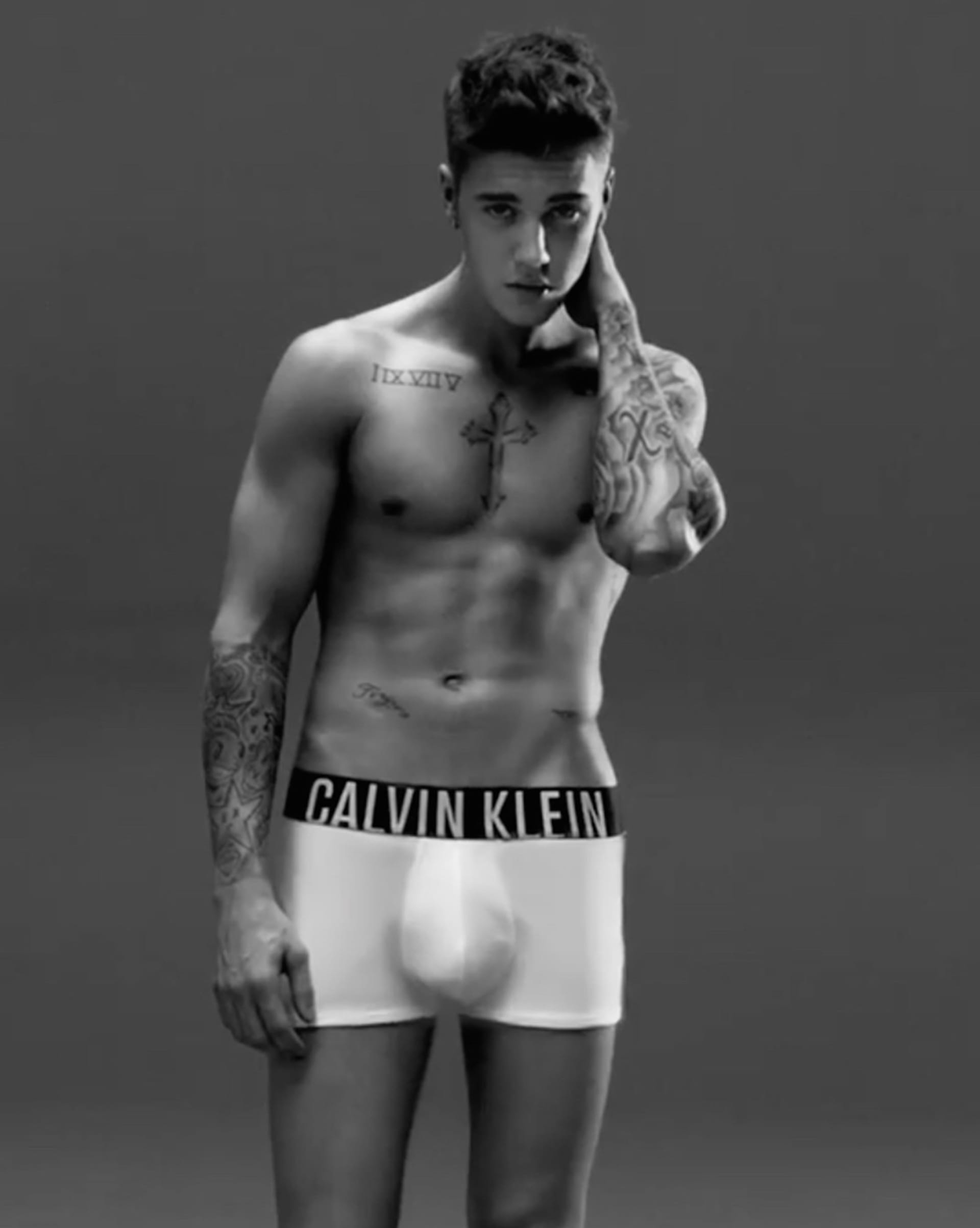 Bieber v roce 2015 nafotil prestižní reklamu na spodní prádlo značky Calvin Klein.