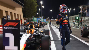 Šampion F1 Verstappen se v Bahrajnu pořádně zapotil. Kvalifikaci rozhodlo 228 tisícin vteřiny