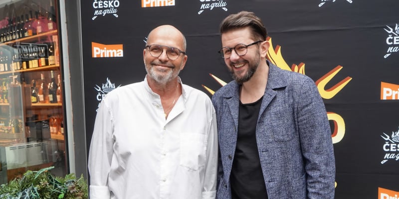 Nejen přátelé jsou Zdeněk Pohlreich a Martin Svatek. Oba jsou i porotci nové soutěžní šou Česko na grilu.
