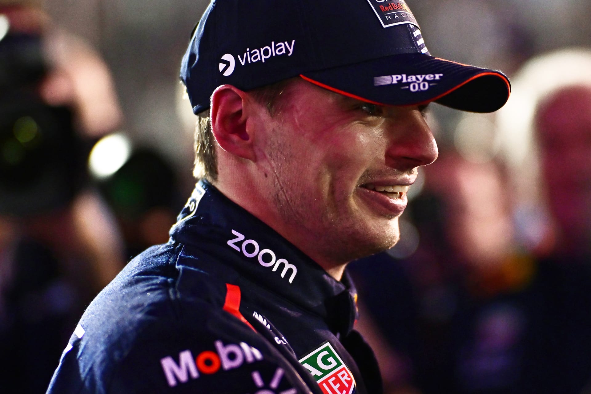 Závod F1 v Bahrajnu vyhrál obhájce titulu Verstappen.