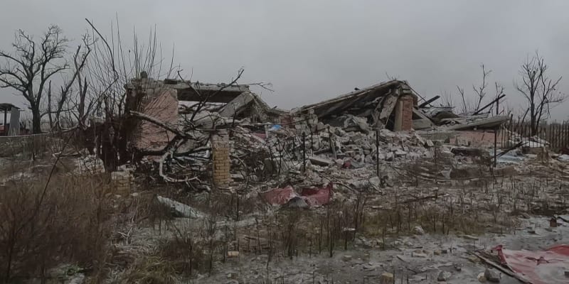 Zkáza jedné z vesnic v ukrajinské Doněcké oblasti