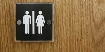 Hádka političek kvůli unisex toaletám ve školách. Jediné dědictví vlády, řekla Vildumetzová