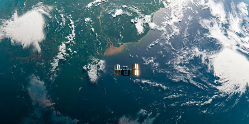 W1 je prvním místem, kde se mimo ISS (na obrázku) něco ve vesmíru vyrobilo