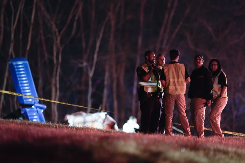  Na dálnici poblíž Nashvillu se v pondělí večer zřítilo letadlo.