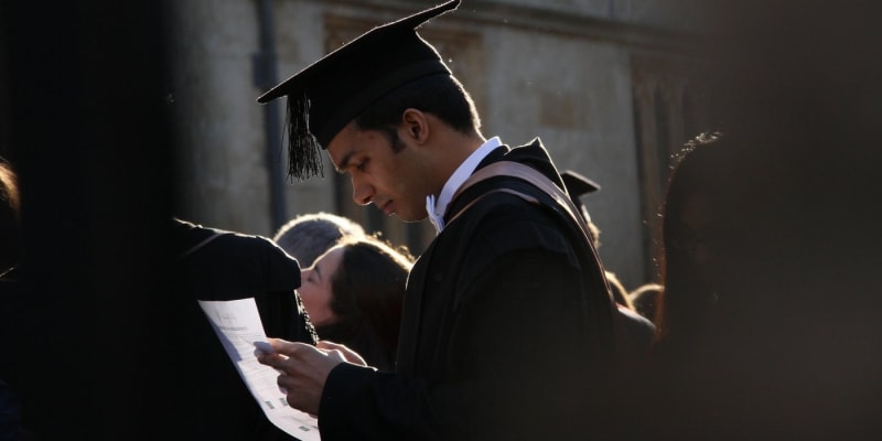 Student na oxfordské univerzitě (ilustrační foto)