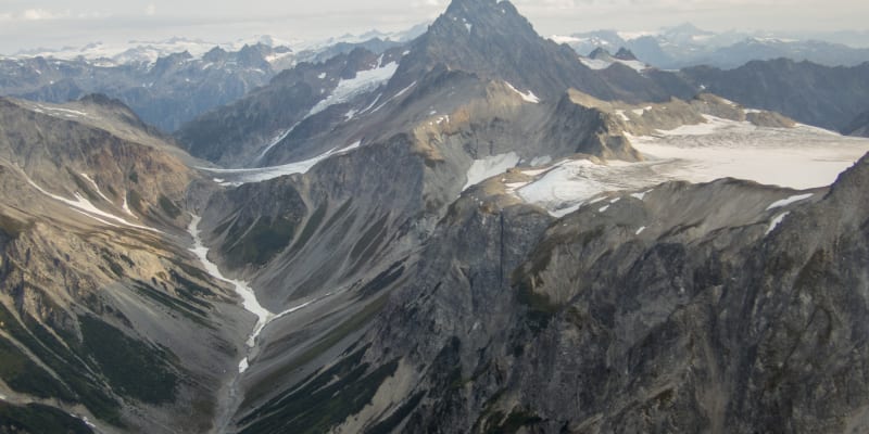 Národní park Lake Clark na Aljašce se může pyšnit i sopkami, které jsou národní přírodní památkou.
