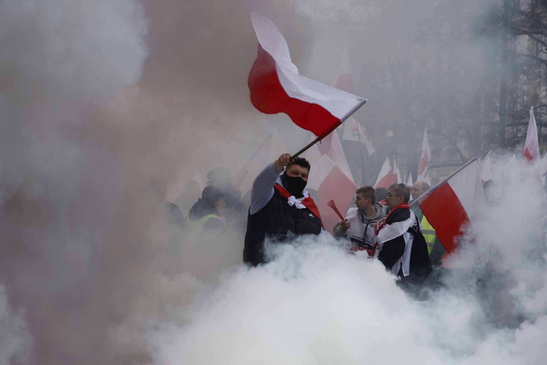 Polští farmáři ve Varšavě protestovali proti klimatické politice Evropské unie.