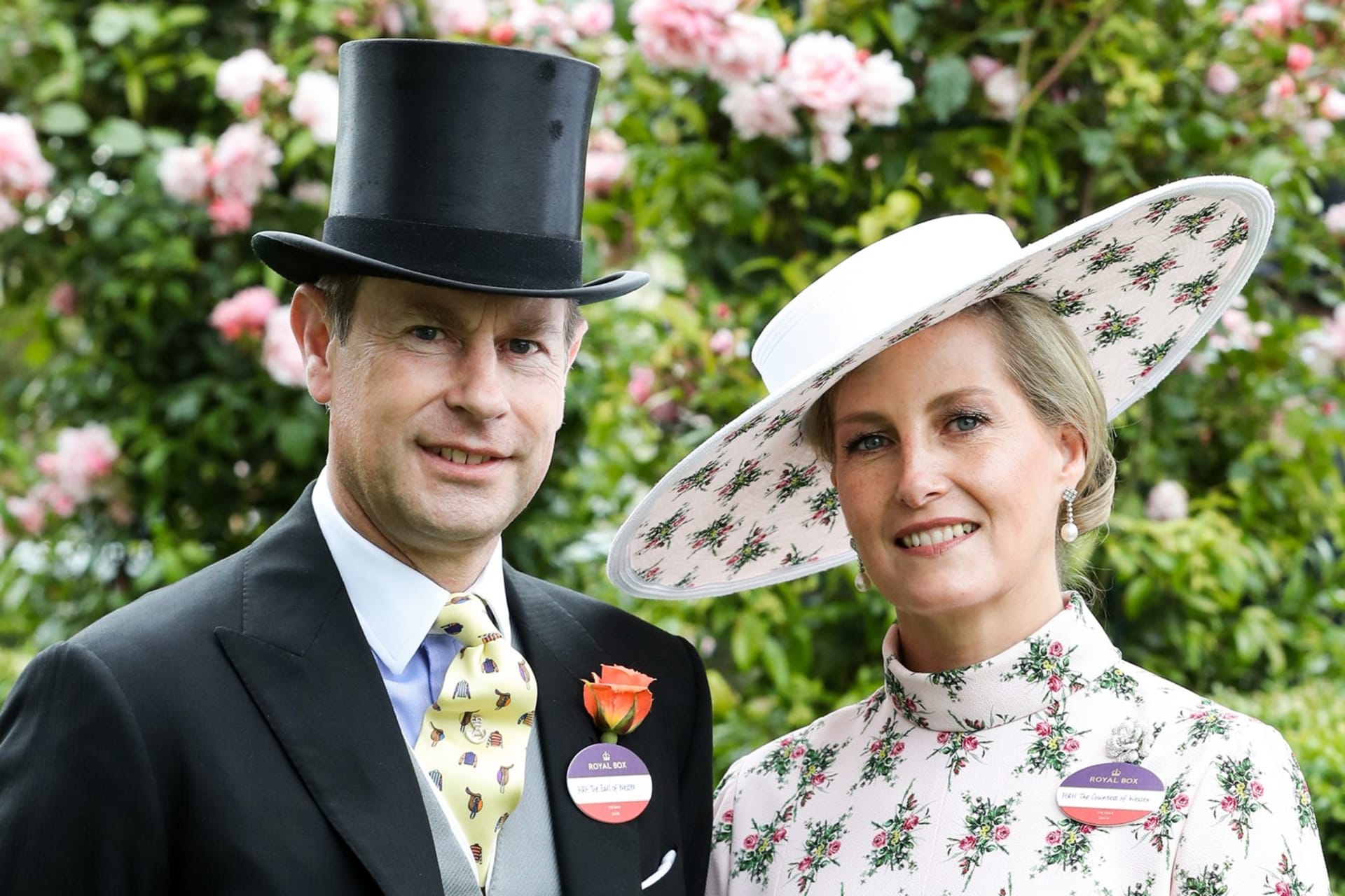 Princ Edward je s manželkou Sophií od roku 1999 šťastně ženatý. Jako jediný syn Alžběty II. se nikdy nerozvedl.