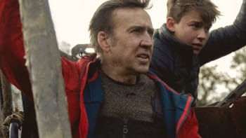 Nicolas Cage kosí monstra brokovnicí. Trailer nového hororu vypadá skvěle