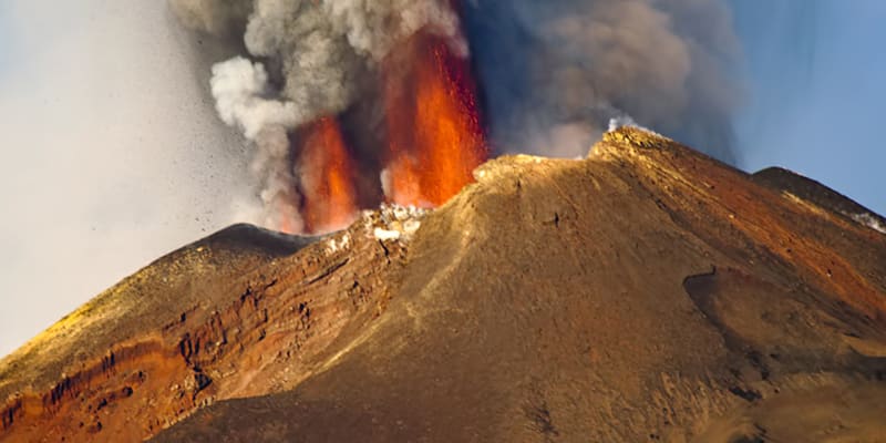Sopka Etna se v historii stala strůjcem mnoha katastrof