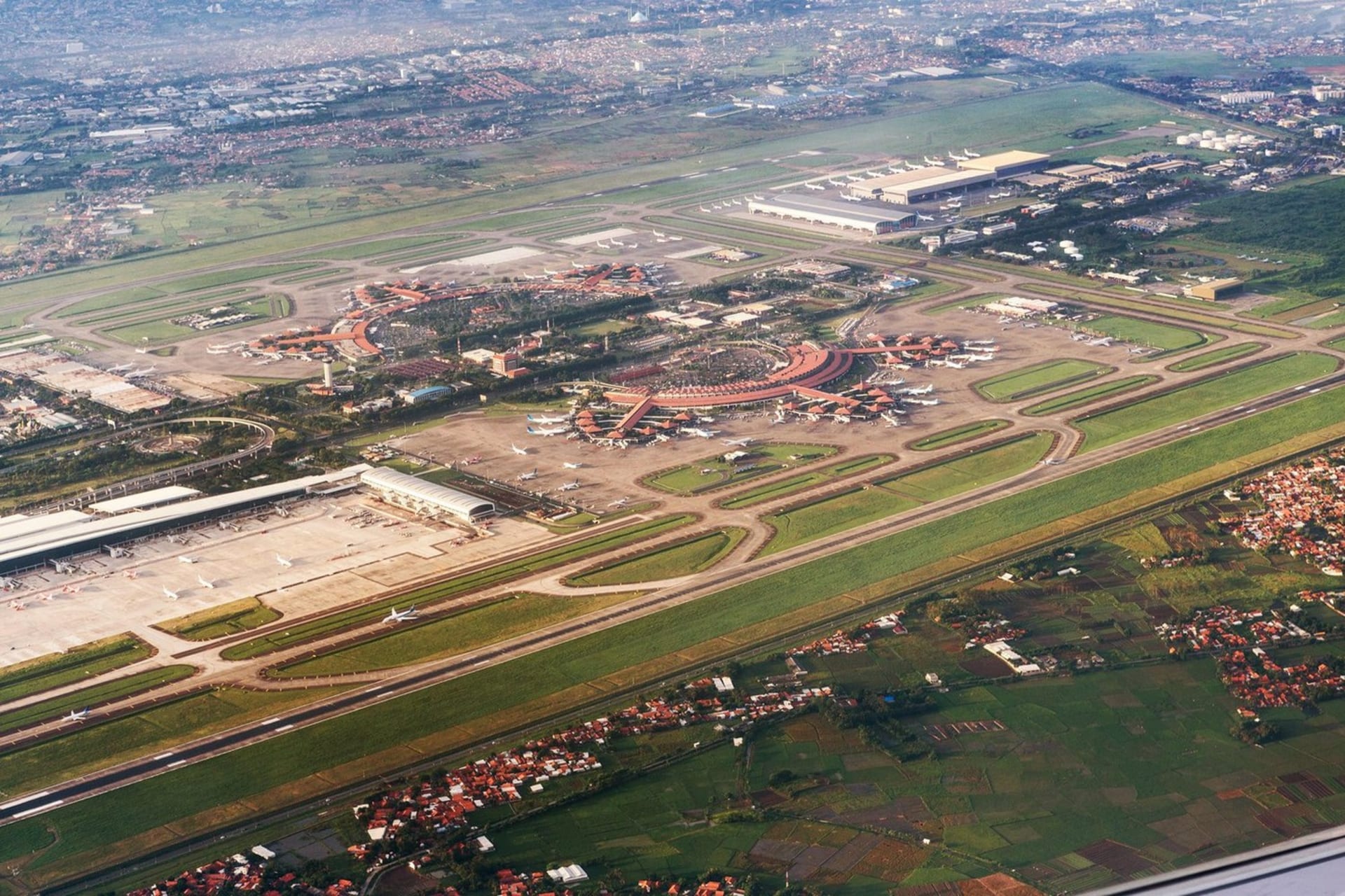 Pohled na letiště v Jakartě