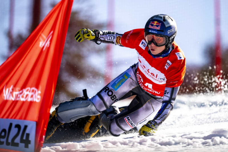 Ester Ledecká proměnila i třetí letošní start na snowboardu ve vítězství. Na SP ve Winterbergu vyhrála závěrečný paralelní slalom Světového poháru.