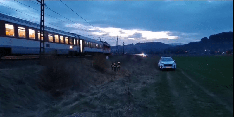 Ženu s malým dítětem na Slovensku srazil vlak, oba zemřeli