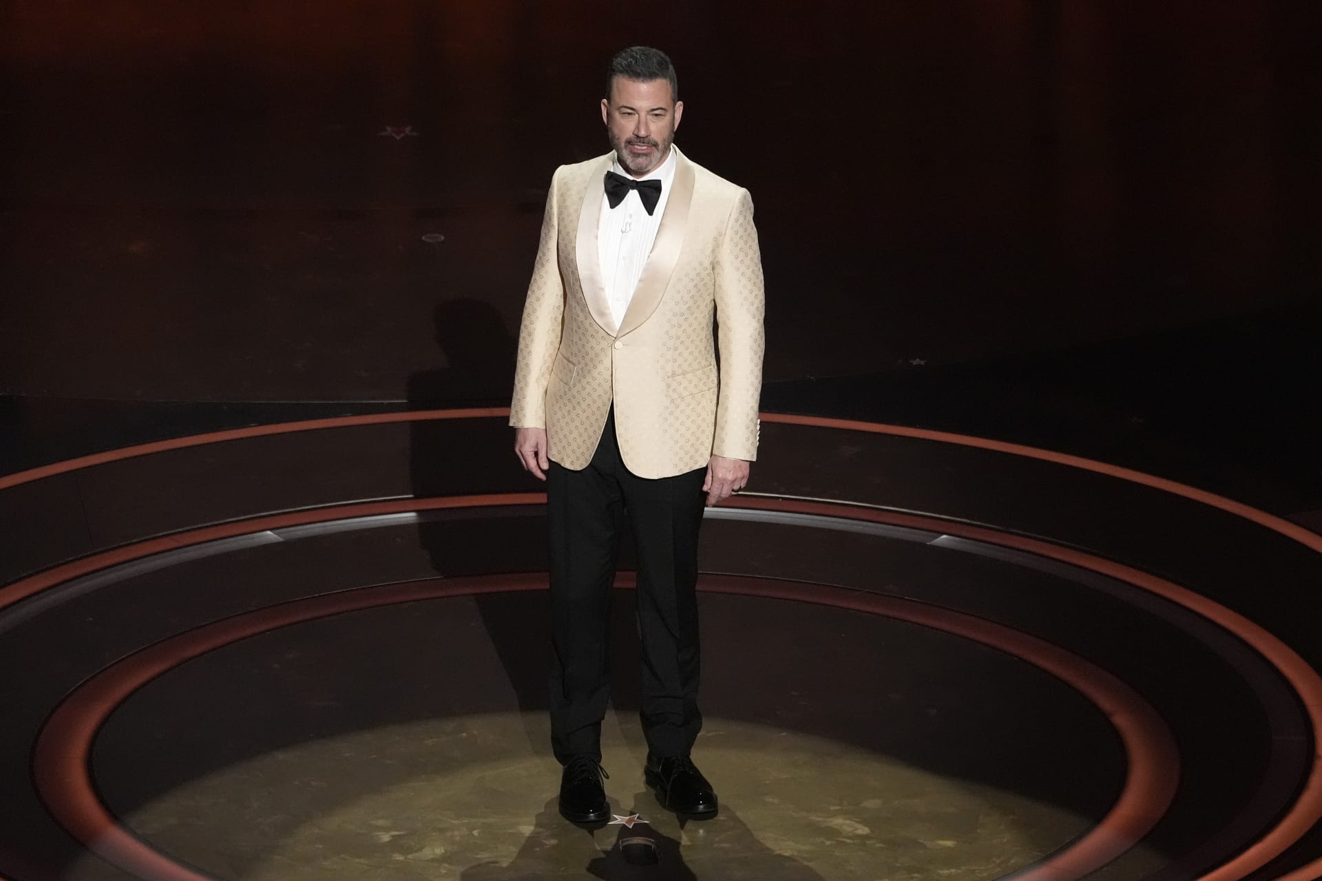 Americký komik a moderátor Jimmy Kimmel uvádí filmové Oscary již pravidelně.