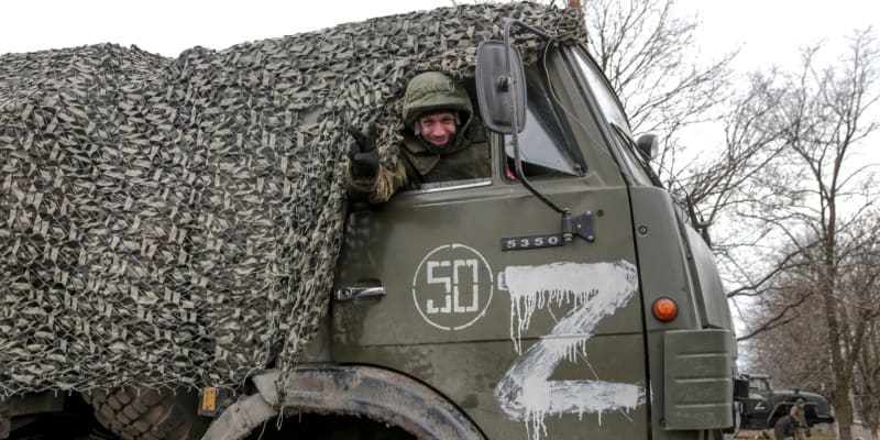 Ruský voják v nákladním voze