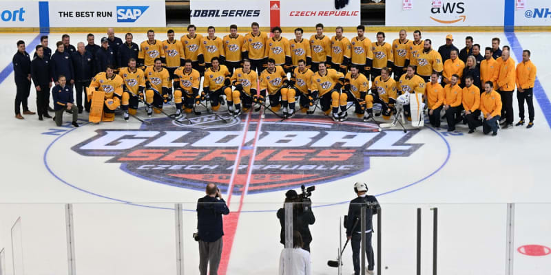 Utkání hokejové NHL v Praze v roce 2022.