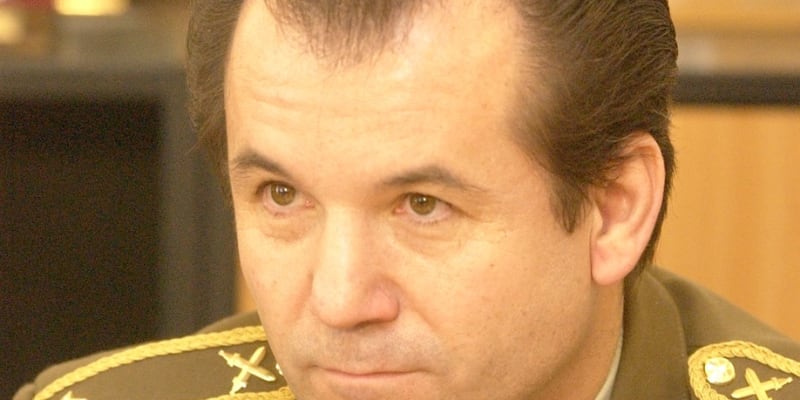 Andor Šándor v minulosti působil v nejvyšším velení armády. V letech 2001 až 2002 byl šéfem české vojenské špionáže.