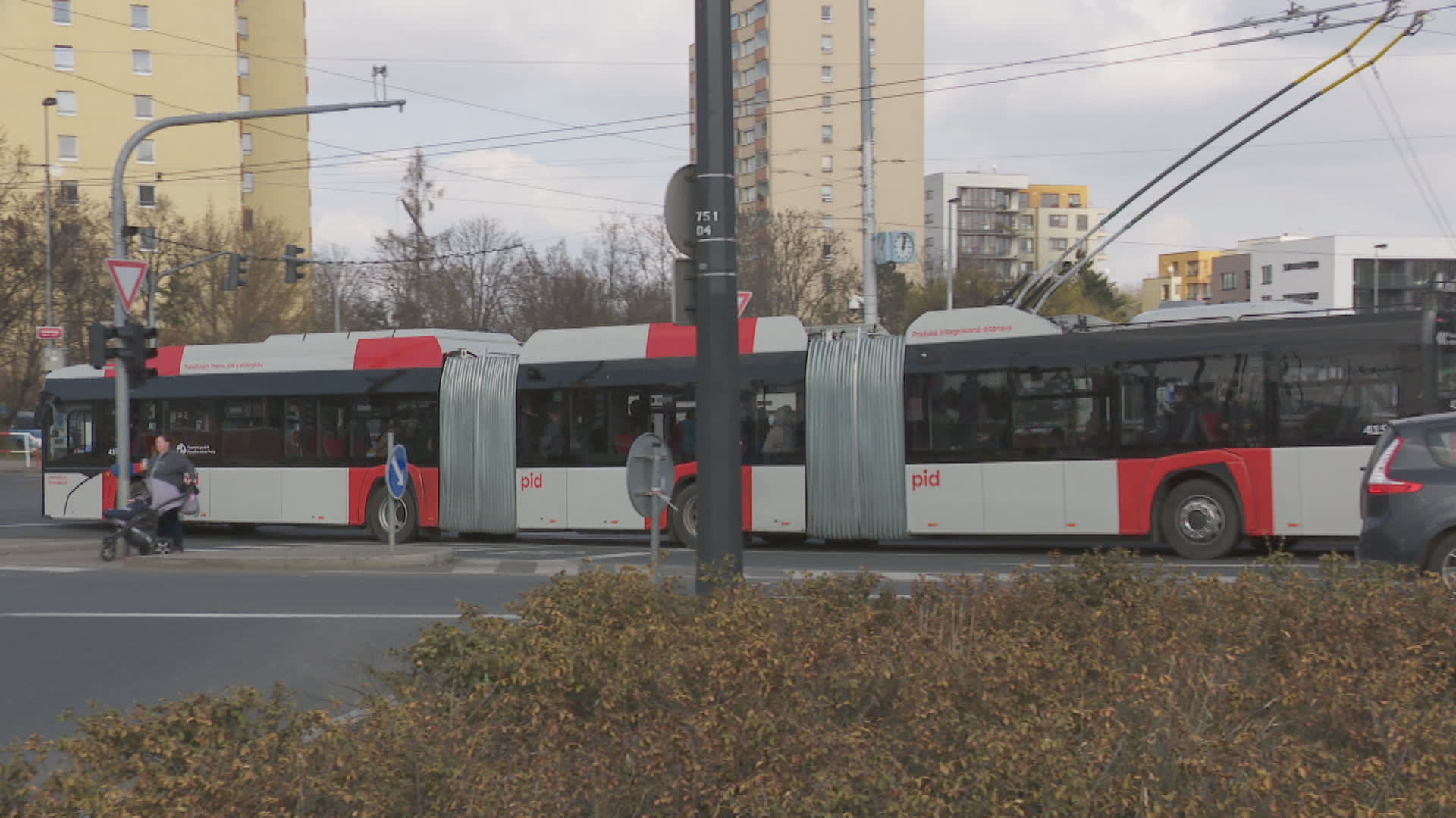 Nové pražské trolejbusy mají další potíže.