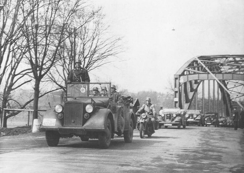 Předčasná okupace Ostravy německou armádou 14. března 1939 kolem páté hodiny odpoledne. Vojska překračují německou hranici na řece Odře, mezi obcí Petřkovice a ostravským Přívozem.