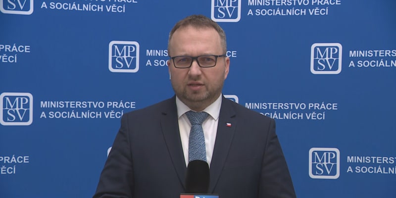Ministr práce a sociálních věcí Marian Jurečka (KDU-ČSL) představil, o kolik se má měnit minimální mzda.