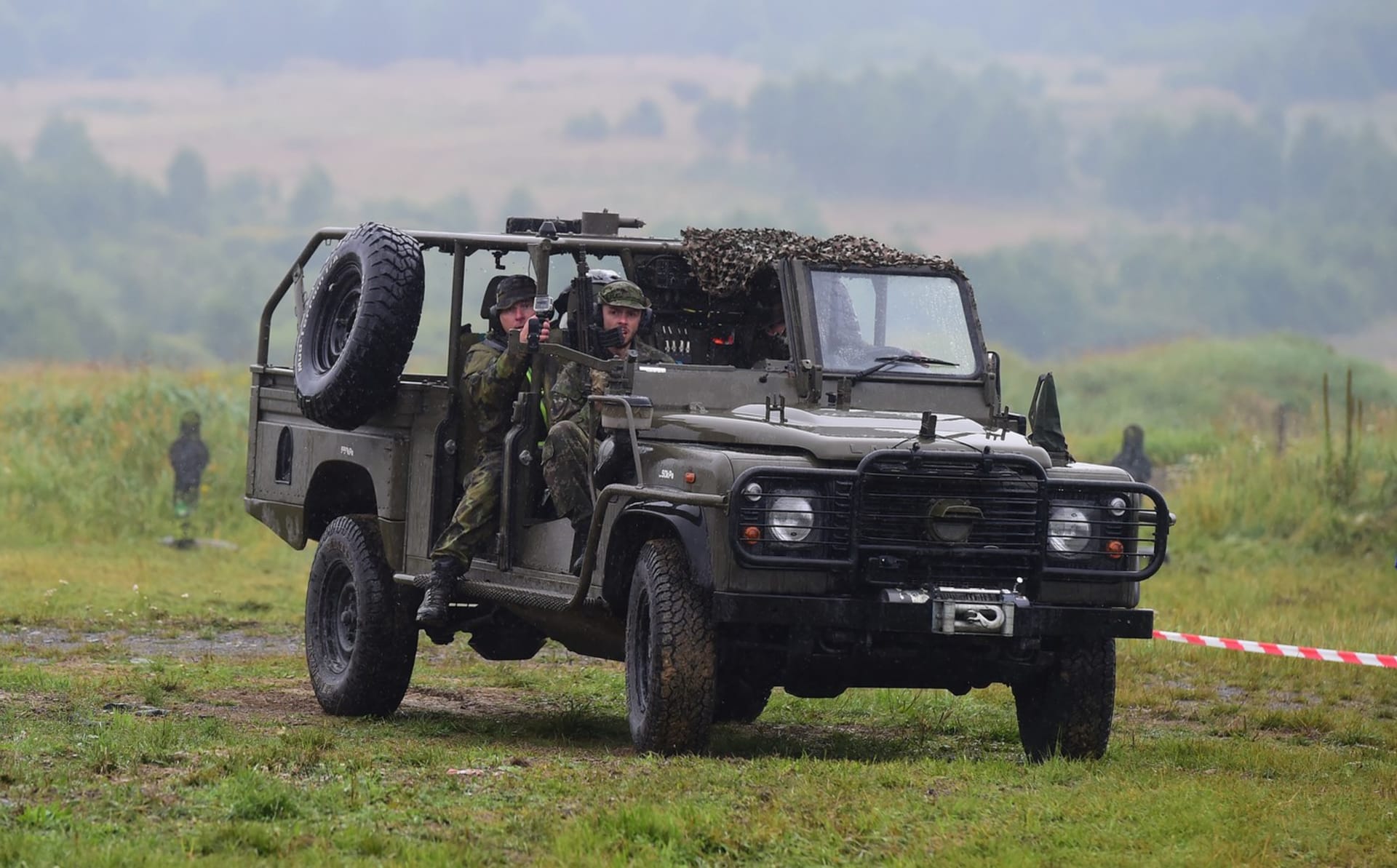 Armádní Land Rover