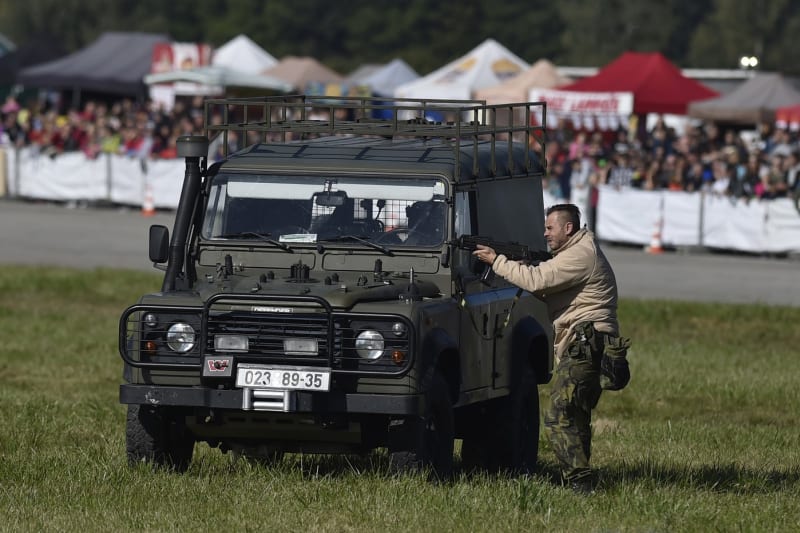 Armádní Land Rover