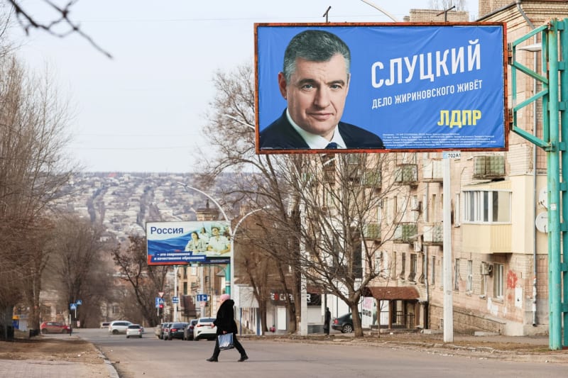 Billboard prezidentského kandidáta Nikolaje Charitonova