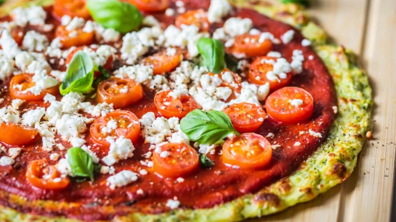 Cuketová pizza s fetou – vyzkoušejte zdravější alternativu k tradiční pizze