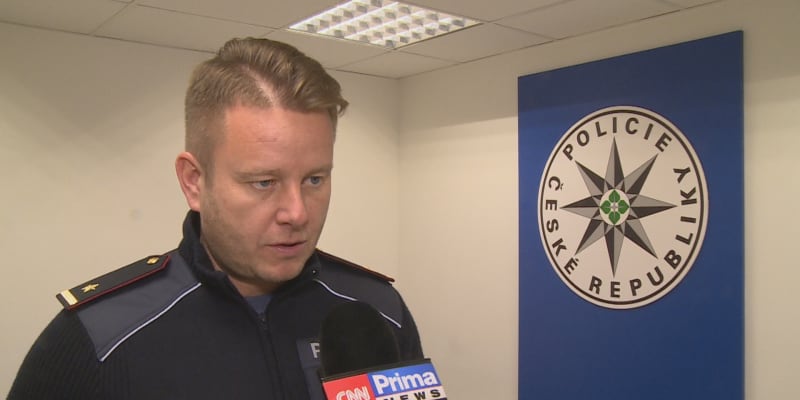 Mluvčí Policie ČR Jan Daněk potvrdil, že muž měl už dříve problémy s kázní.
