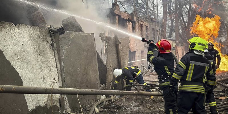 V Oděse po ruském útoku zahynulo nejméně 20 lidí.