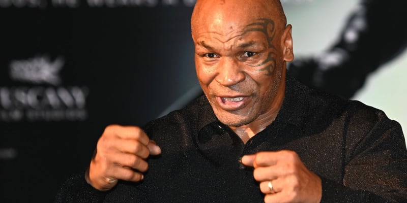 Mike Tyson se v 58 letech znovu postaví do ringu.