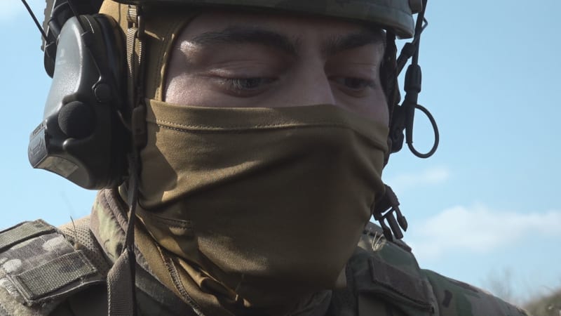 Slovenští dobrovolníci v elitní jednotce ukrajinské vojenské rozvědky přiblížili, jak probíhá čištění zákopů na Ukrajině.