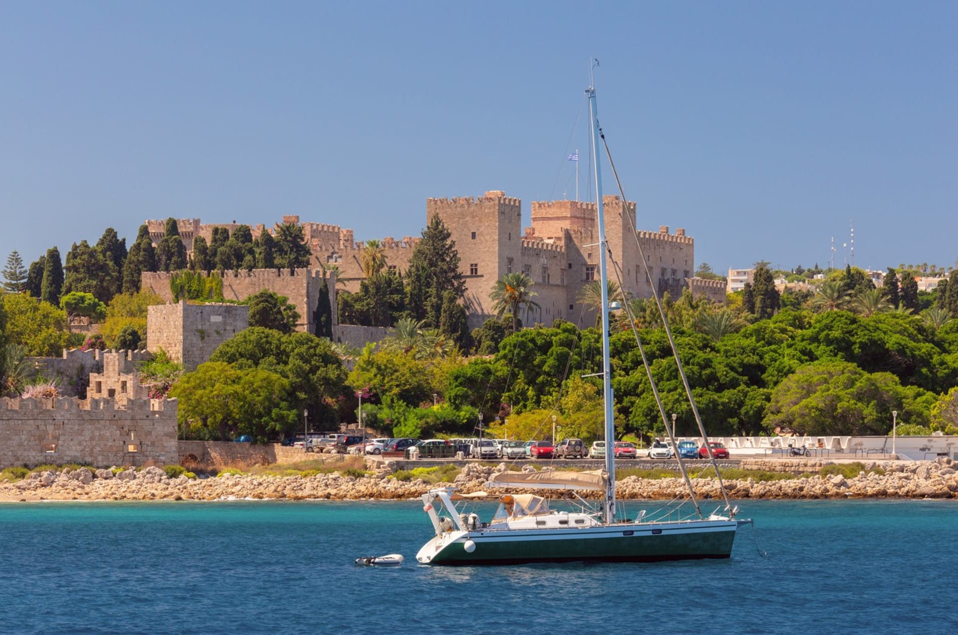 Mezi nejoblíbenější letní destinace patří řecké ostrovy.