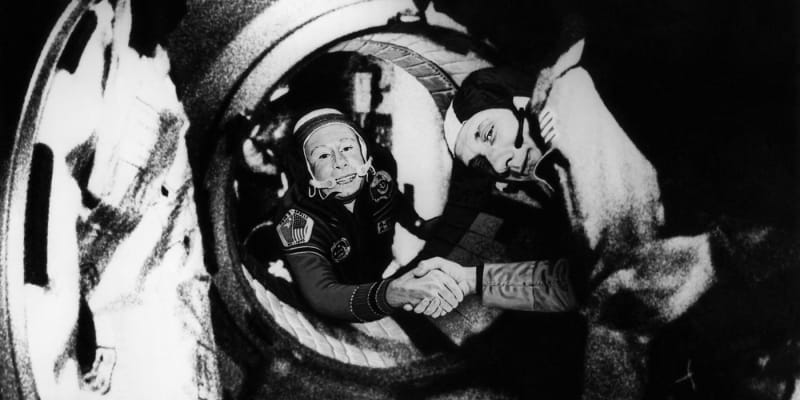 Astronauti Thomas Stafford a Alexej Leonov