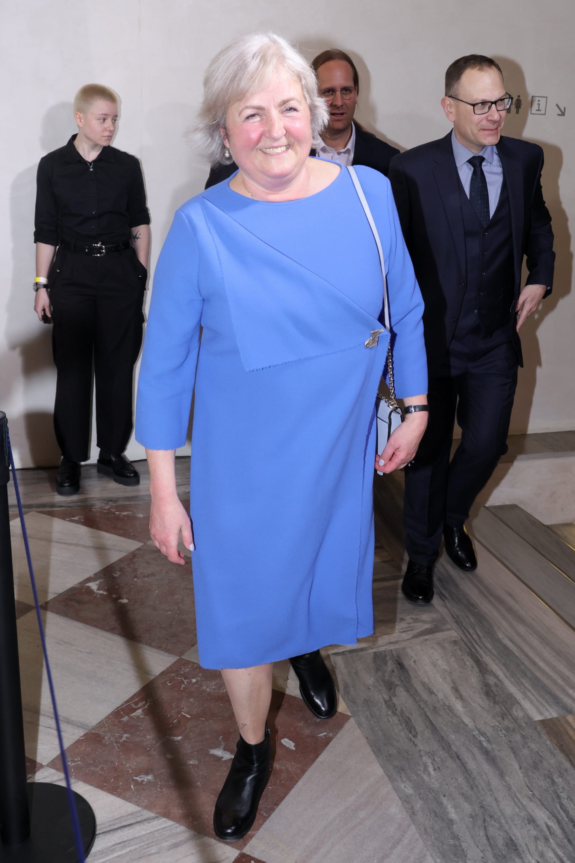 Jana Vohralíková zvolila modré šaty, které však příliš nelichotily její postavě.