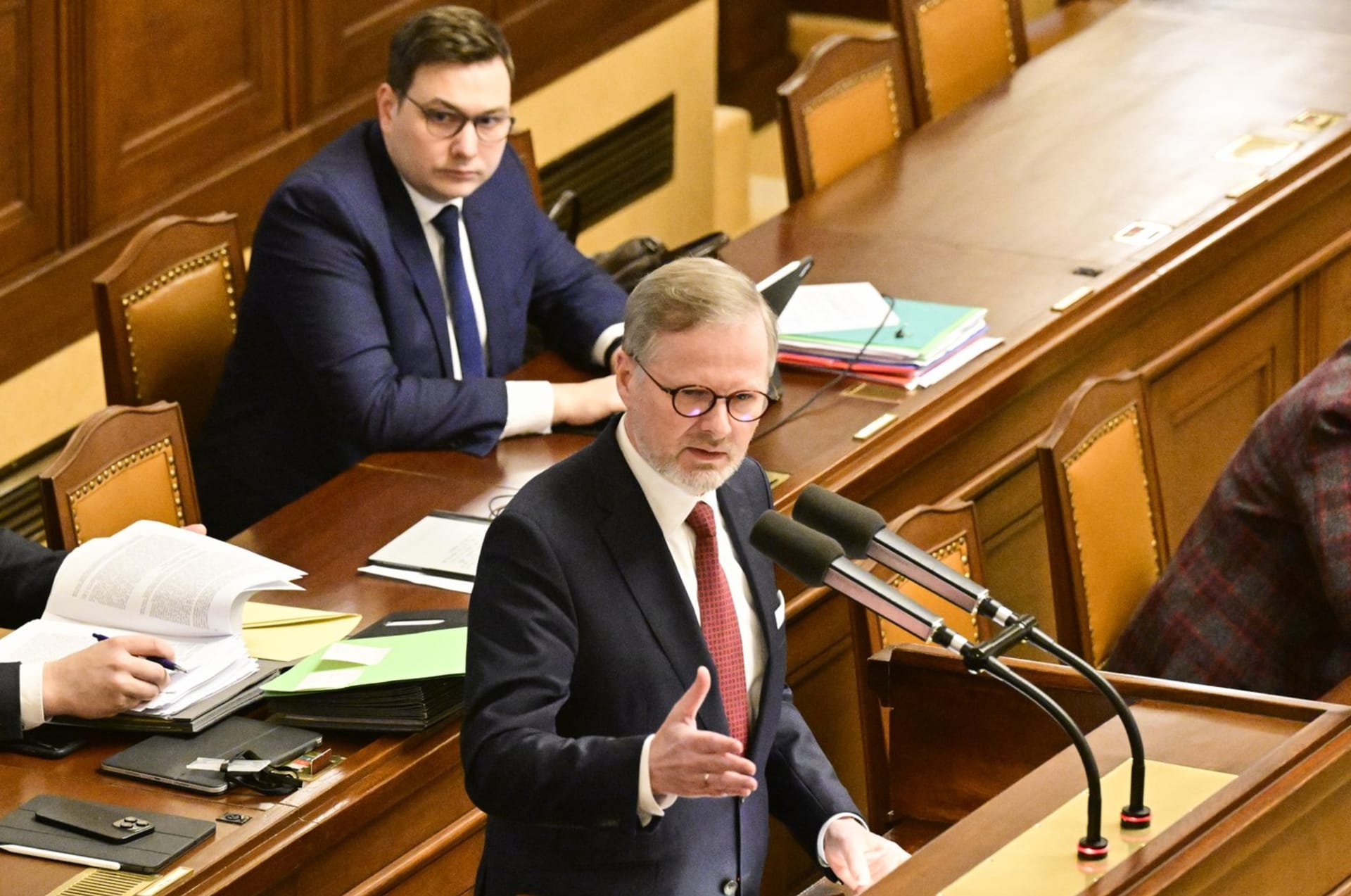 Politikem s nejmenší důvěrou občanů se podle průzkumu stal premiér Petr Fiala (ODS).