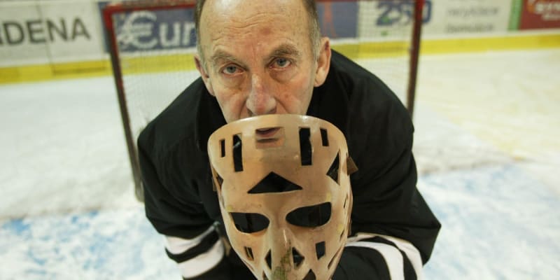 Brankář Vladimír Nadrchal je jedním z hokejistů, jejichž osud zmapuje seriál Druhý život šampionů.
