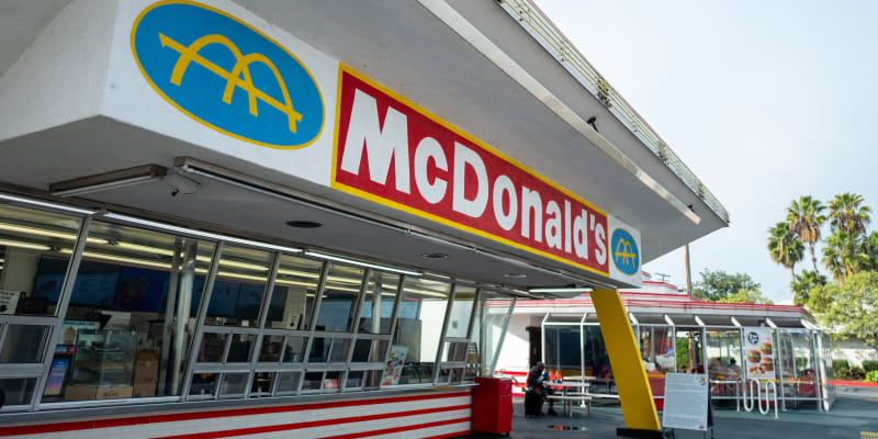 Nejstarší fungující restaurace McDonald's byla založena v roce 1953.