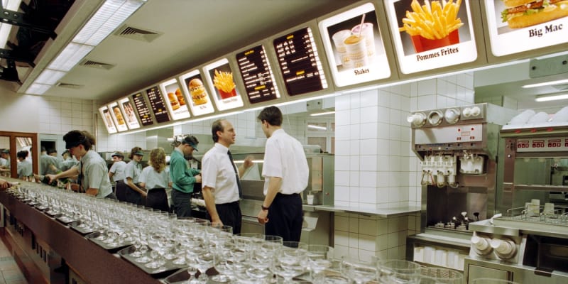Otevření první restaurace McDonalds v Česku