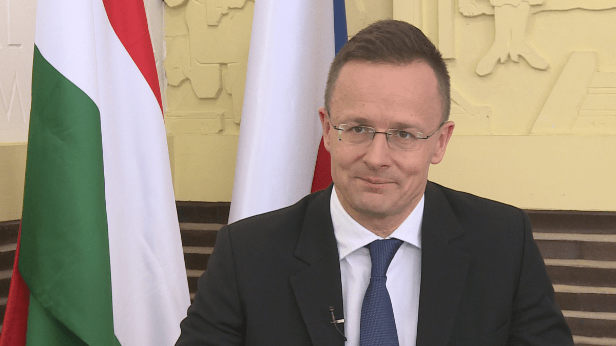 Maďarský ministr zahraničí Péter Szijjártó poskytl rozhovor pro CNN Prima NEWS.