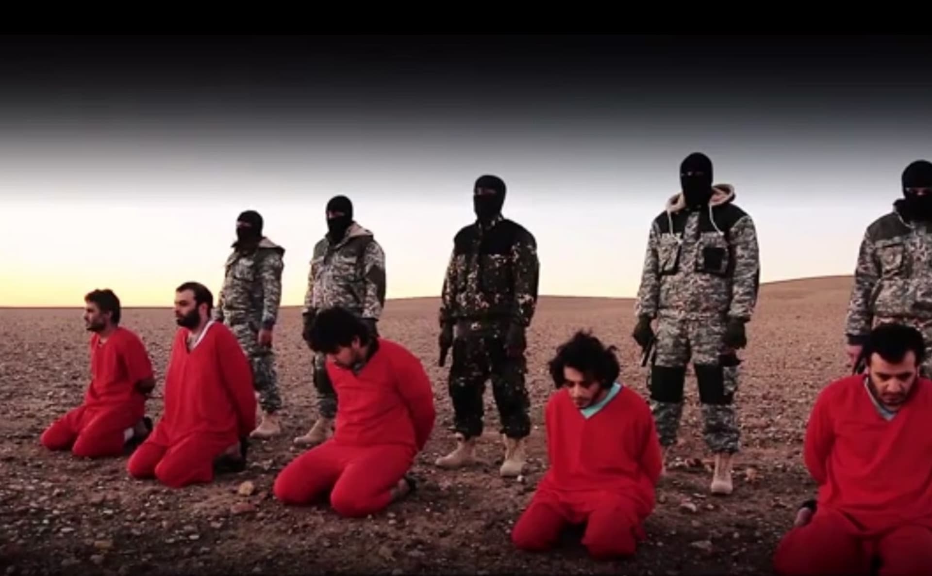 Džihádisté z IS prosluli zabíjením zajatců. Videa pak posílali do celého světa. 