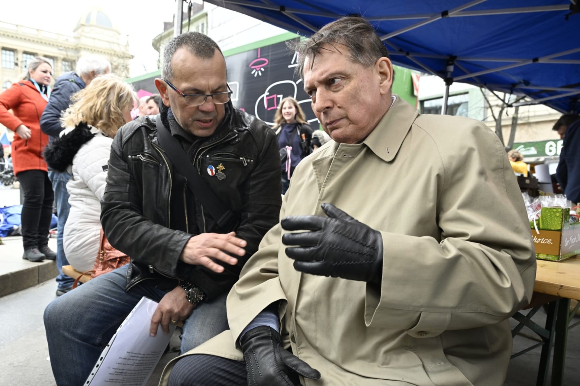 Jiří Paroubek na protivládní demonstraci