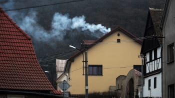 Hříšníka prozradí kouř z komína. Kdo v září zatopí ve starém kotli, dostane pokutu až 50 tisíc korun