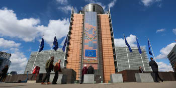 Evropská komise uvolnila pro Česko dotace za 702 milionů eur na zmírnění hospodářské krize
