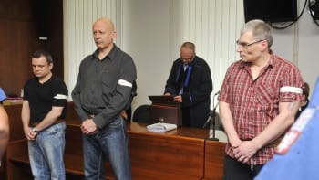 Brutální vražda manželů v Ostravě: Lupiči je zakopali v garáži, střílel bývalý policista