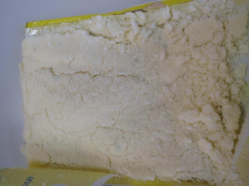 Inspekce odhalila na pultech obchodu Globus závadný strouhaný sýr.