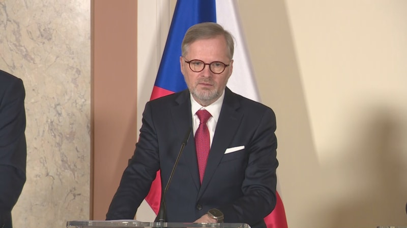 Premiér Petr Fiala (ODS) po jednání vlády oznámil, že na národní sankční seznam byly přidány dvě fyzické a jedna právnická osoba.