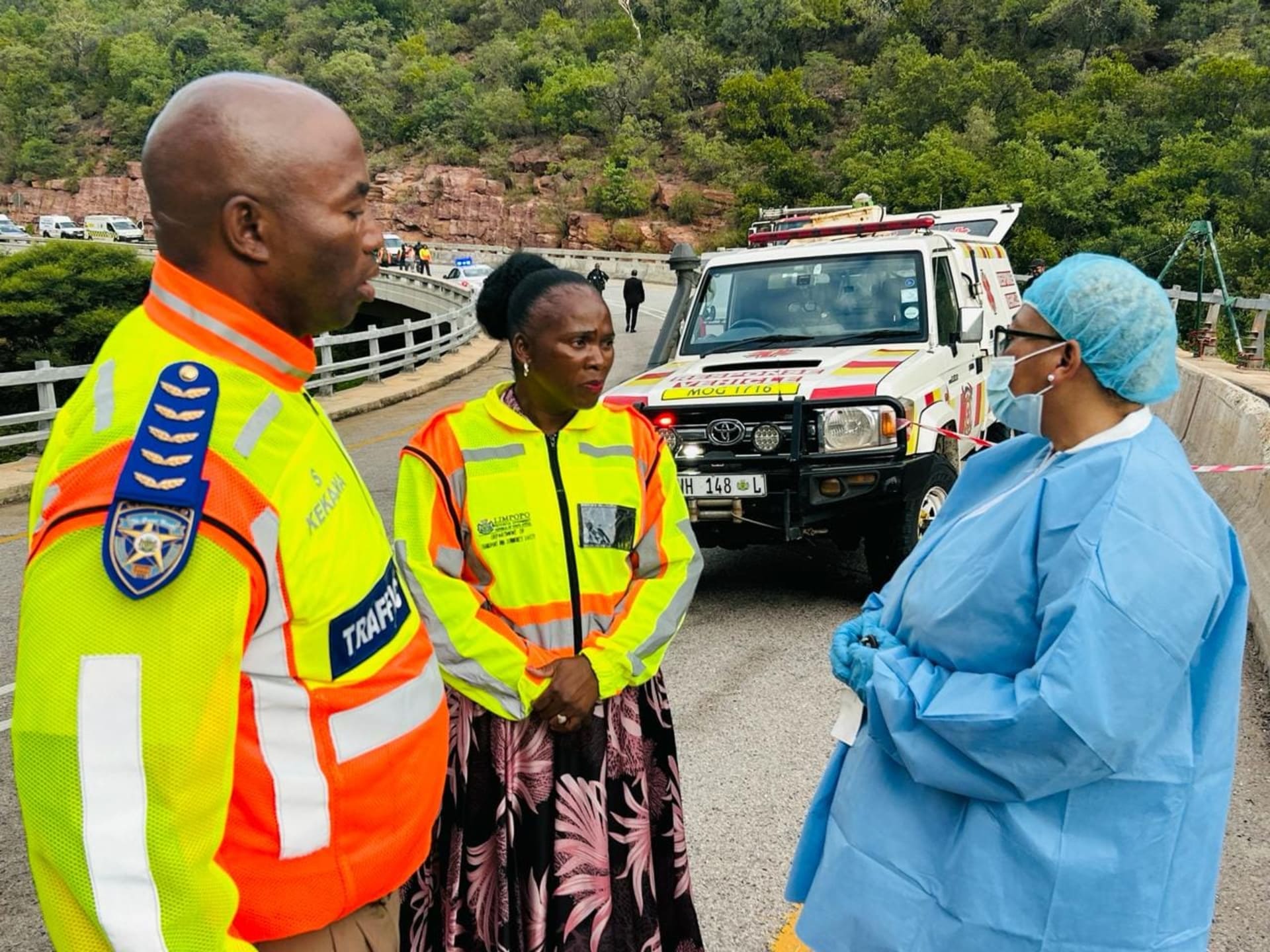 V Jihoafrické republice se zřítil autobus z mostu, zahynulo nejméně 45 lidí