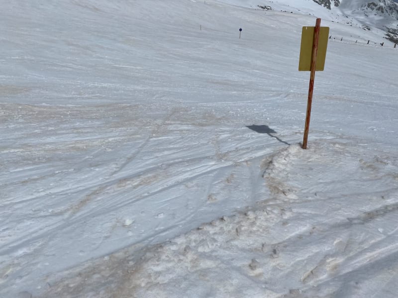 Prach ze Sahary pokryl i rakouské lyžařské středisko Sölden.