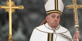 Papež František volal ve velikonočním poselství po ukončení bojů. Proč tolik smrti? ptal se